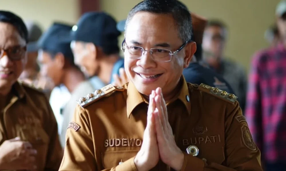 Bupati pati sudewo yang pernah didemo warga kena ott kpk