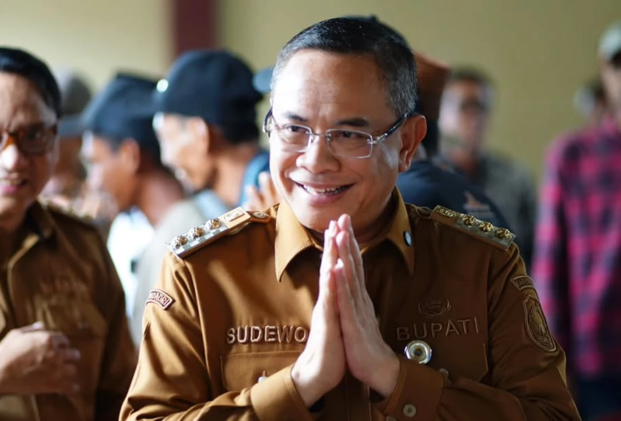 Bupati pati sudewo yang pernah didemo warga kena ott kpk