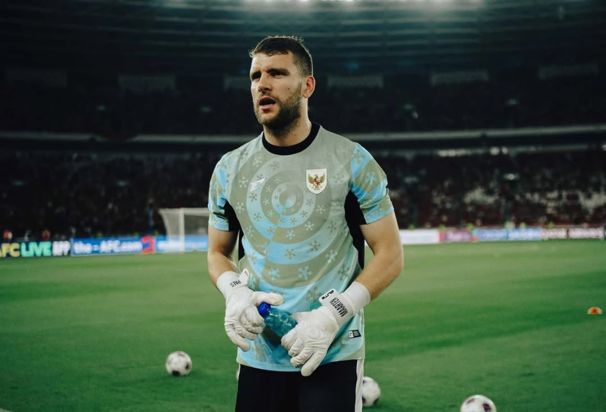 Fabrizio romano bocorkan maarten paes gabung ajax amsterdam
