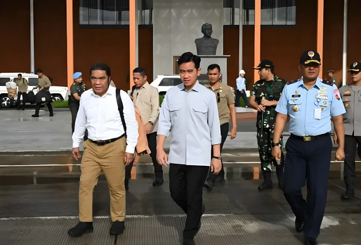 Gibran blusukan ke tasikmalaya, kunjungi pasar hingga pesantren