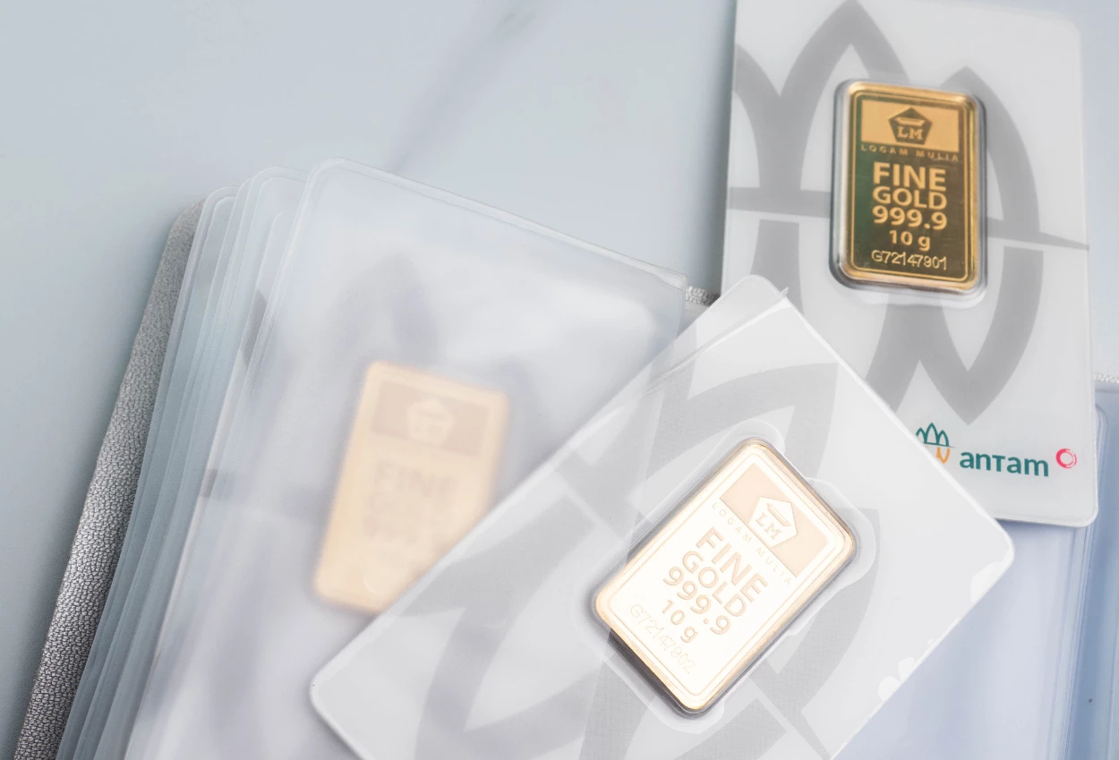 Harga emas antam hari ini 9 januari 2026 naik tipis rp7.000 per gram