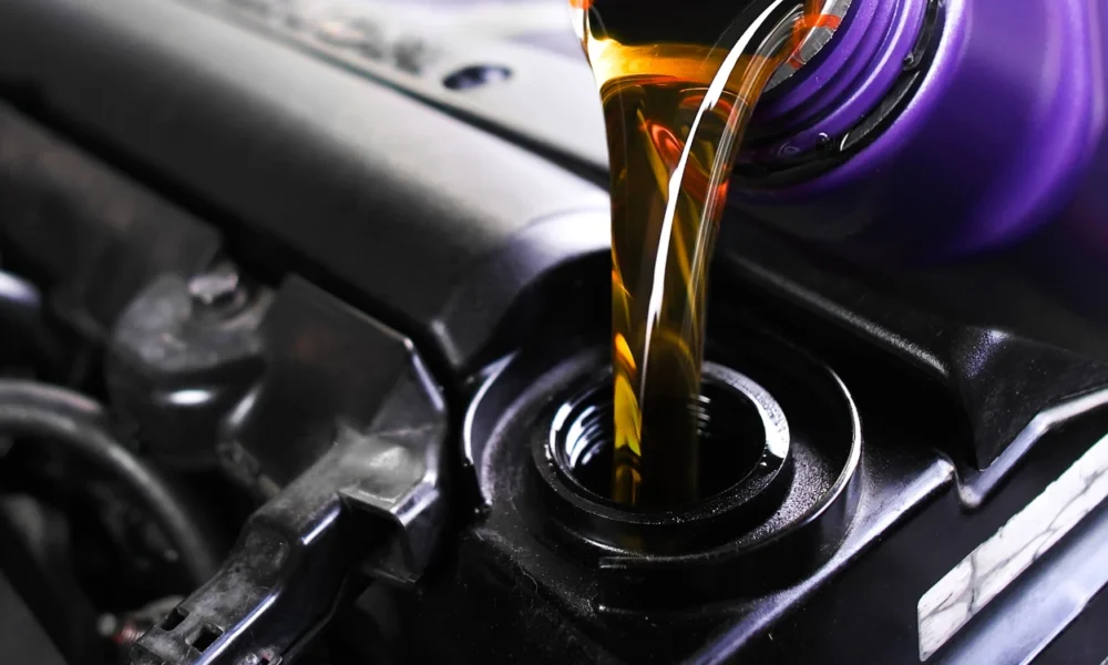 Jangan sembarangan! begini cara ganti oli mobil matic yang benar