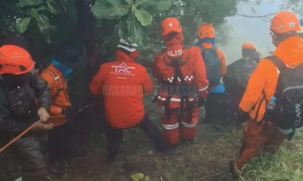 Jenazah ketiga korban kecelakaan pesawat atr 42 500 ditemukan!