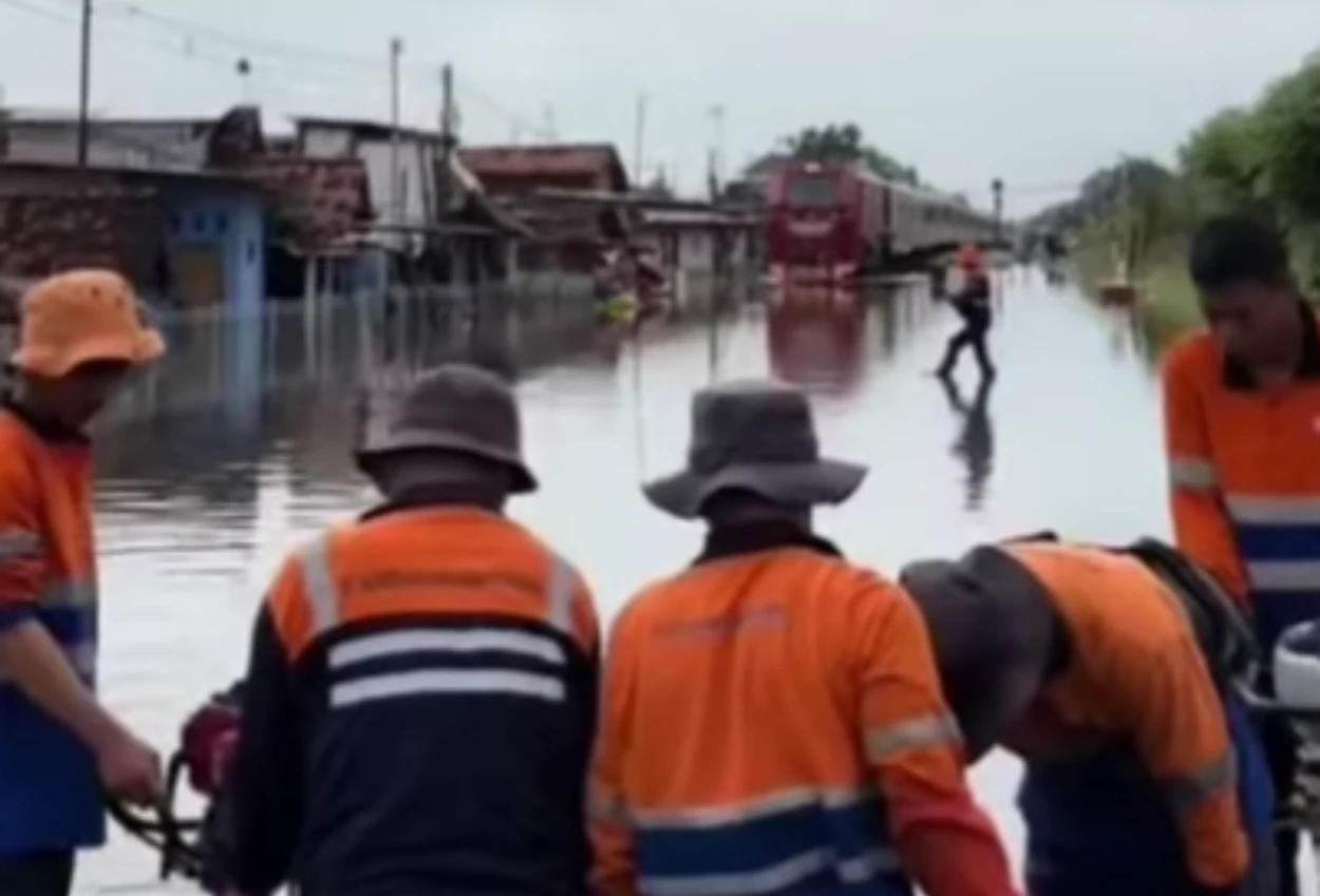 Kai batalkan 82 perjalanan kereta api imbas banjir di pekalongan