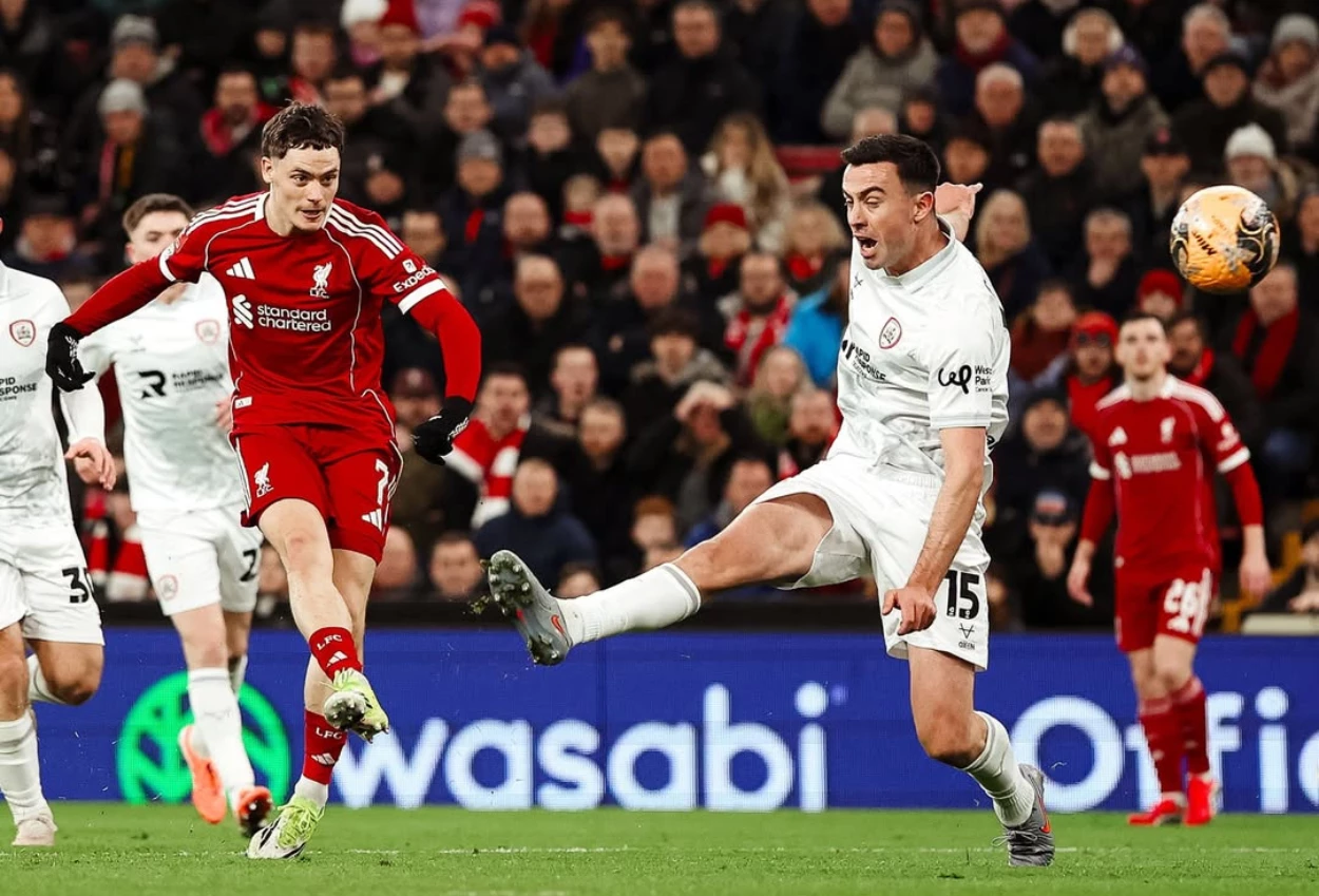 Liverpool vs barnsley 4 1 ekitike dan wirtz tukar assist dan gol