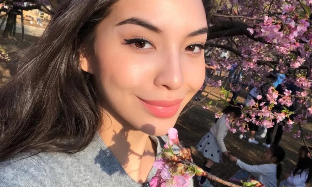 Manohara umumkan putus dari kristian hansen, ungkap ada sosok orang ketiga