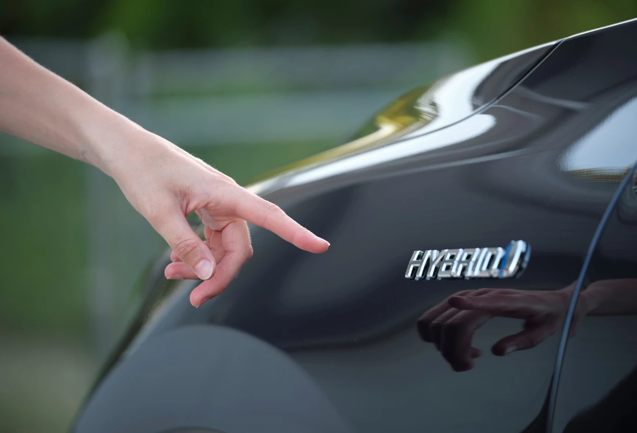 Melesat 10 persen, berikut daftar 10 mobil hybrid paling laris di indonesia tahun 2025
