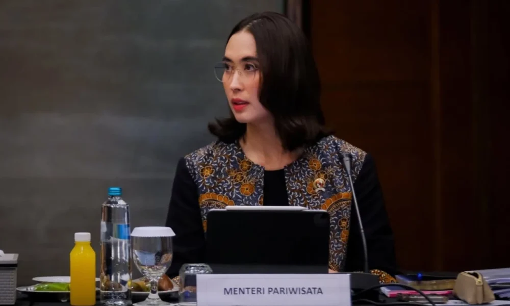 Menpar widiyanti saya tidak disemprot oleh ketua komisi vii dpr