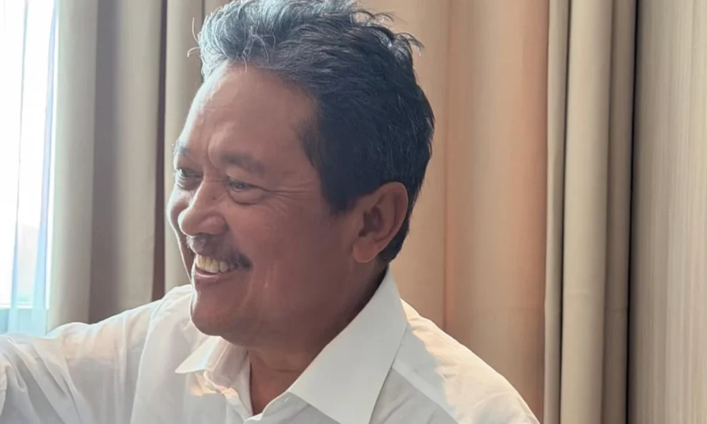 Menteri kkp trenggono pingsan saat upacara pelepasan korban pesawat atr 42 500
