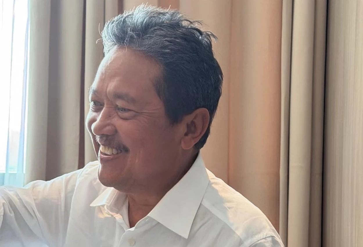 Menteri kkp trenggono pingsan saat upacara pelepasan korban pesawat atr 42 500