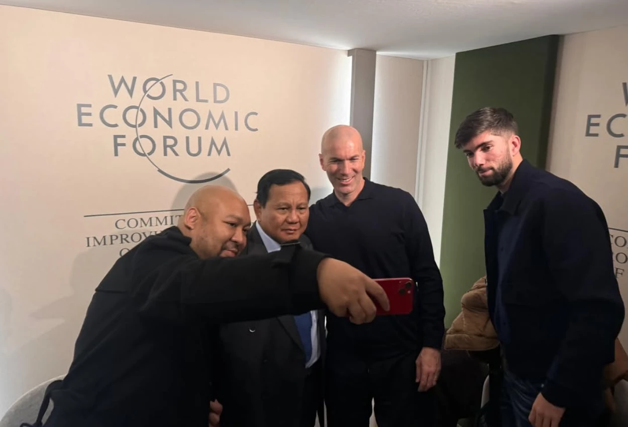 Momen prabowo foto bareng zidane di world economic forum