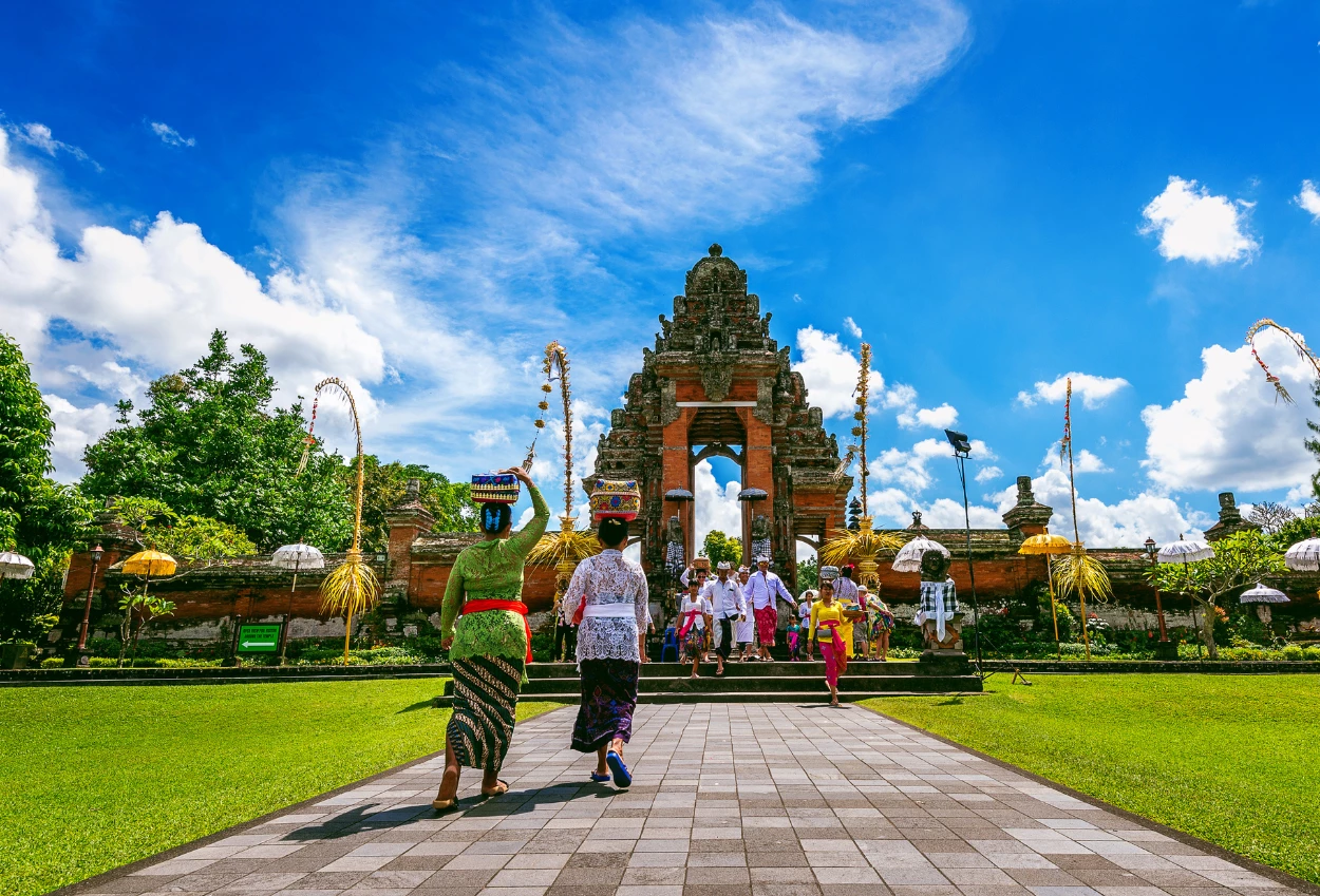 Mulai tahun ini, pemprov bali akan cek tabungan wisatawan turis asing