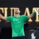 Novak djokovic mulus melaju ke semifinal usai lorenzo musetti mundur karena cedera