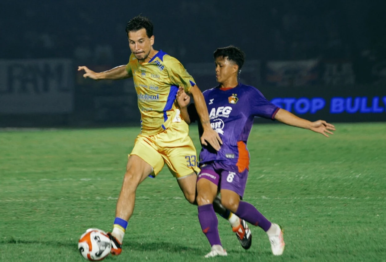 Persik vs persib bandung 1 1 goal muhamad firly paksa maung bandung pulang bawa 1 poin