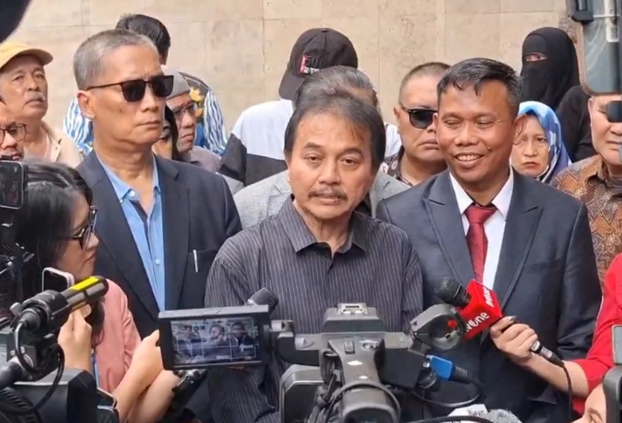 Polisi setop kasus eggi sudjana dan damai hari lubis soal ijazah jokowi, bagaimana nasib roy suryo