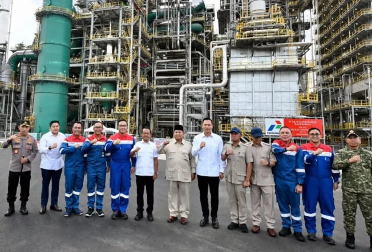 Prabowo resmikan kilang minyak raksasa senilai rp124 t di balikpapan