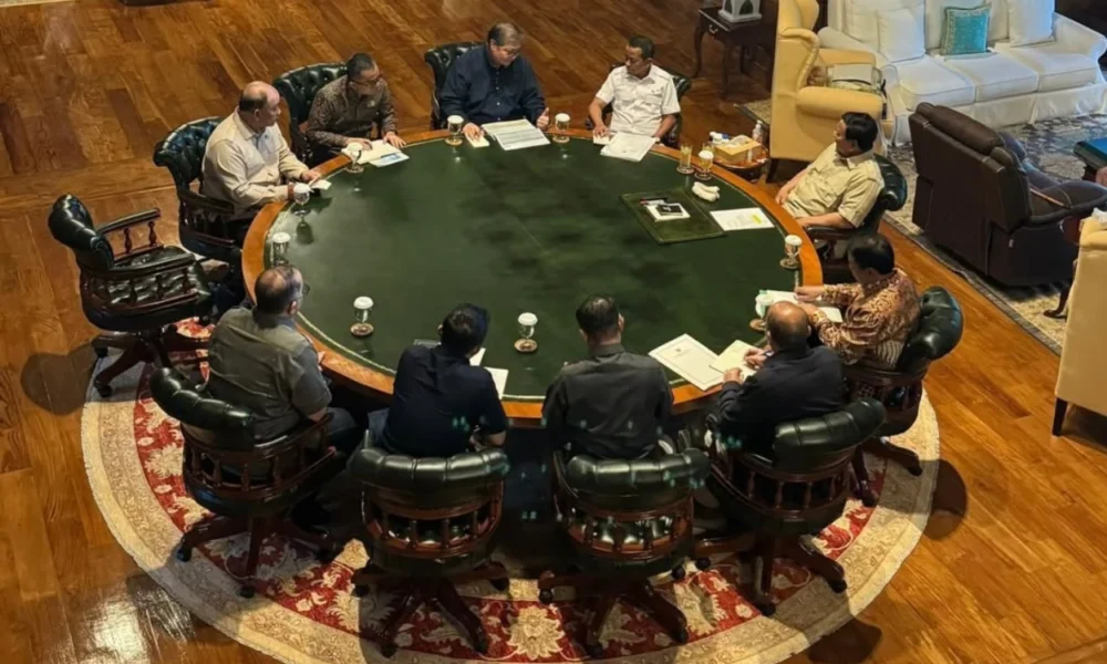Prabowo dan sejumlah menteri rapat terbatas di hambalang, bahas industri tekstil hingga chip masa depan