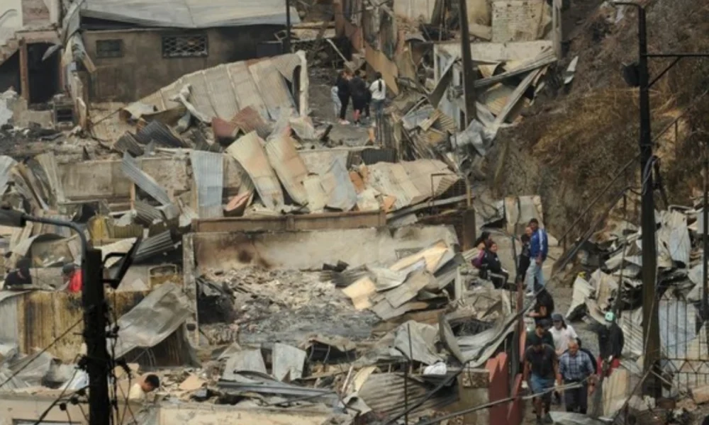 Ratusan rumah di chile terbakar, 50 ribu warga dievakuasi