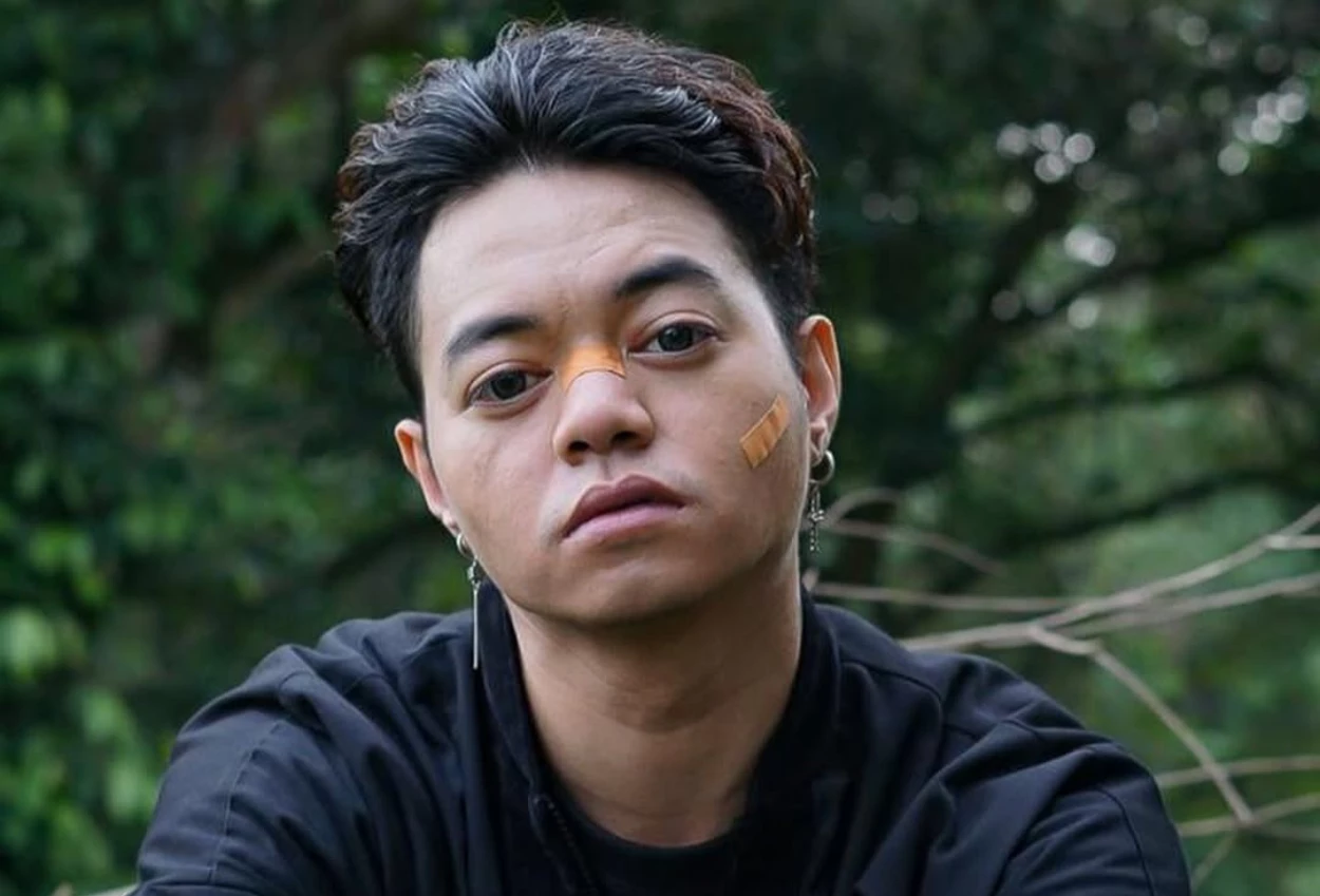 Reza arap emosi hadapi fans yang minta foto saat evakuasi dari kebakaran resort sumba