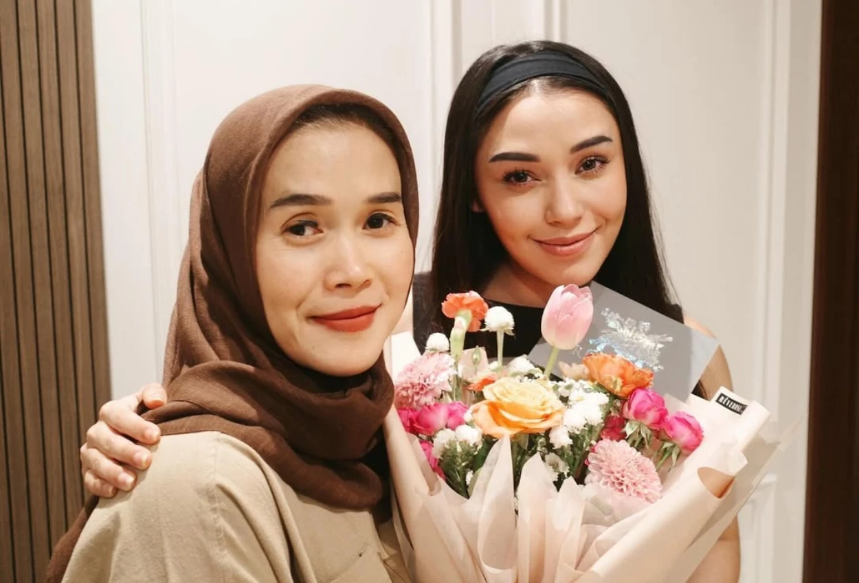 Sambil menangis, ibunda lula lahfah ini cobaan paling berat buat aku