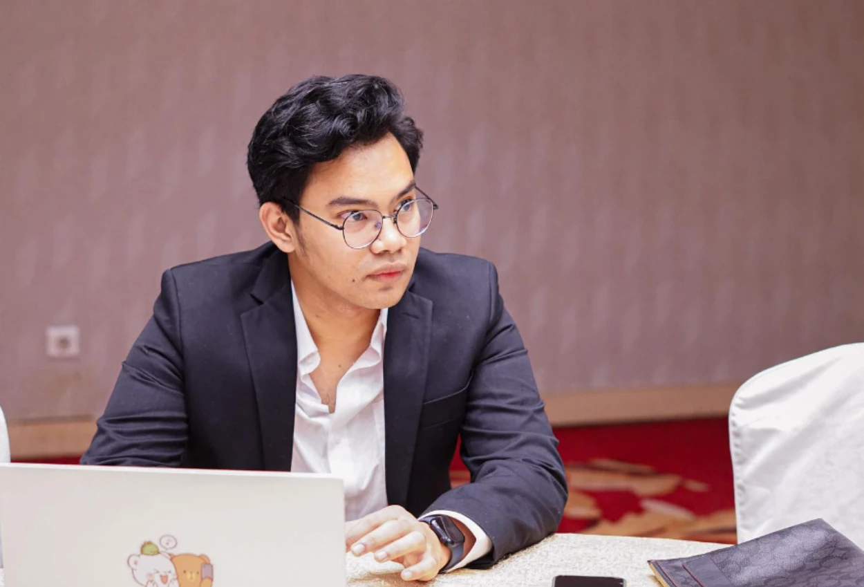 Tiga bulan berpisah, insanul fahmi akhirnya bertemu sang anak