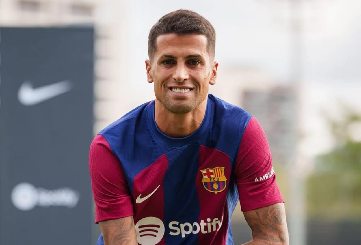 Tinggalkan al hilal, joao cancelo siap gabung barcelona kembali!