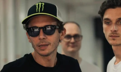 Valentino rossi perdana geber motor yamaha yzf r1 gytr di sirkuit mandalika