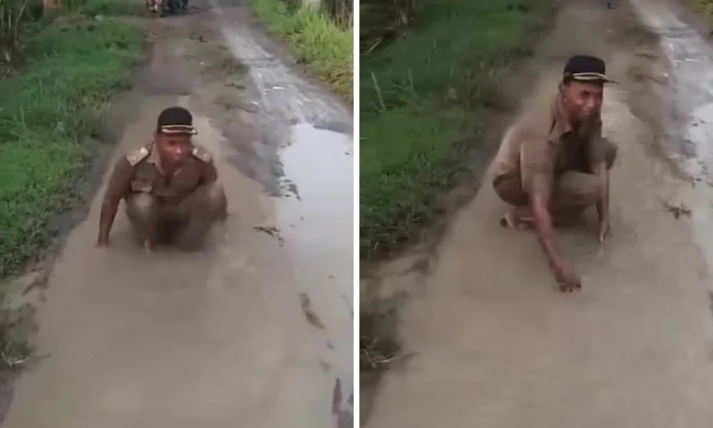 Viral! kades di jawa tengah nekat mandi lumpur di kubangan jalan rusak