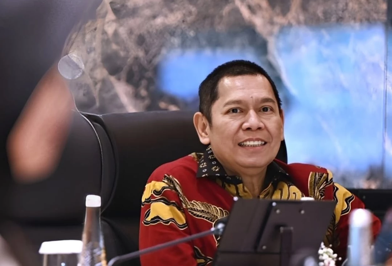 Wakil ketua dpr adies kadir jadi hakim mk, dulu pernah dinonaktifkan