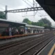 Wanita tewas di stasiun gondangdia, diduga lompat ke rel saat kereta melintas