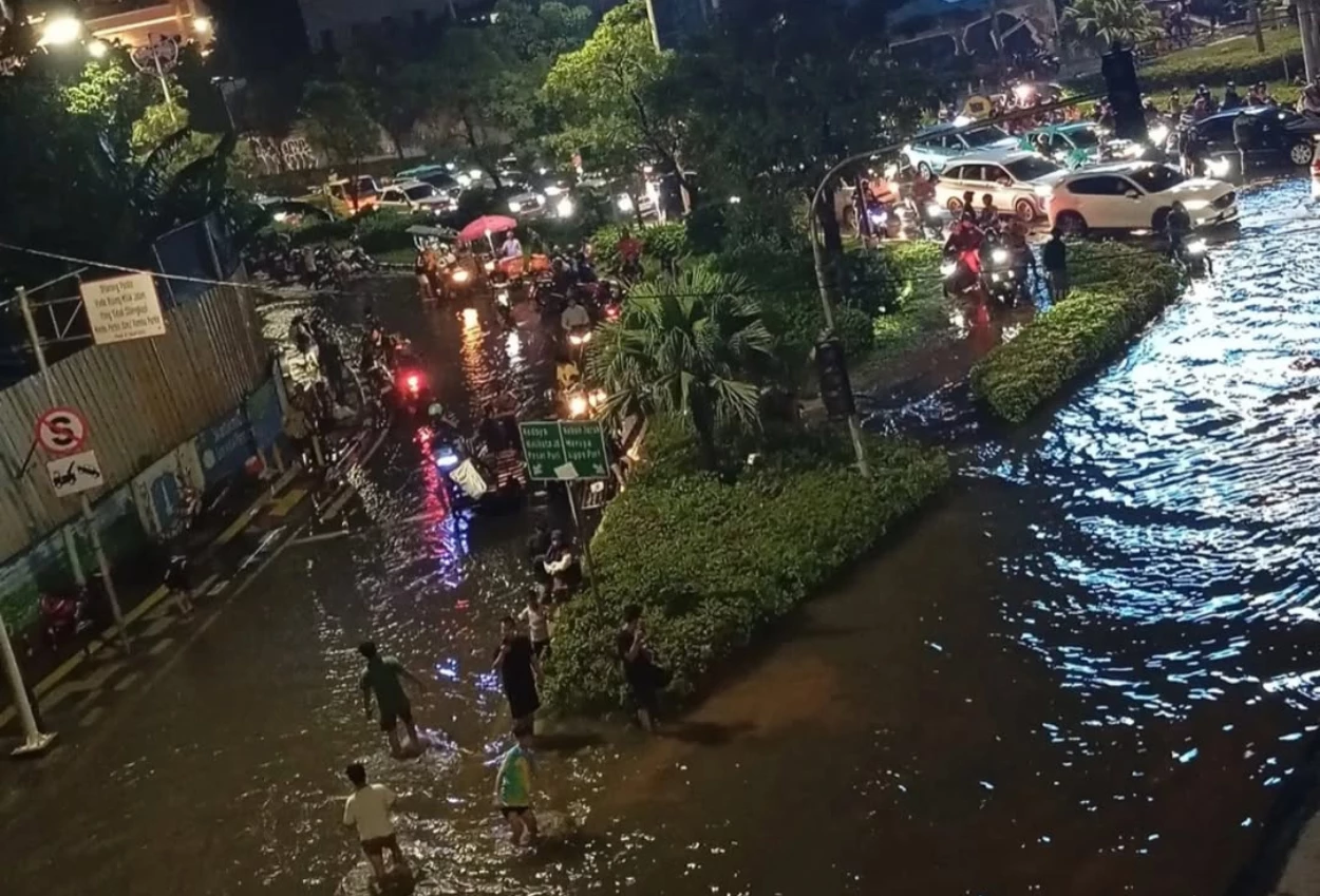 Waspada angin kencang jakarta tangerang hari ini sabtu 24 januari