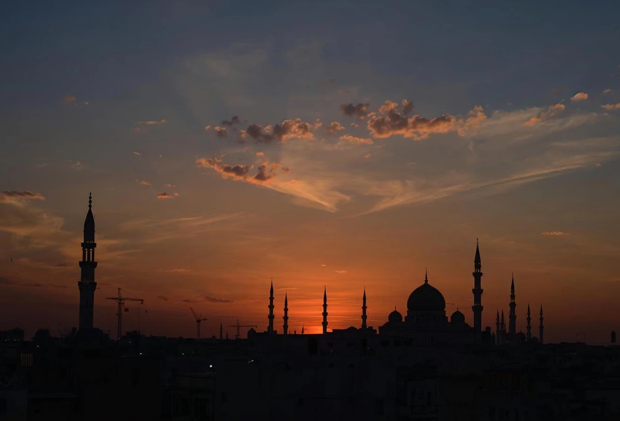 Arab Saudi Tetapkan 1 Ramadan Hari Ini 18 Februari