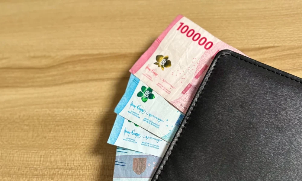 BAZNAS Tetapkan Pekerja Bergaji Rp7,64 Juta Wajib Bayar Zakat Penghasilan