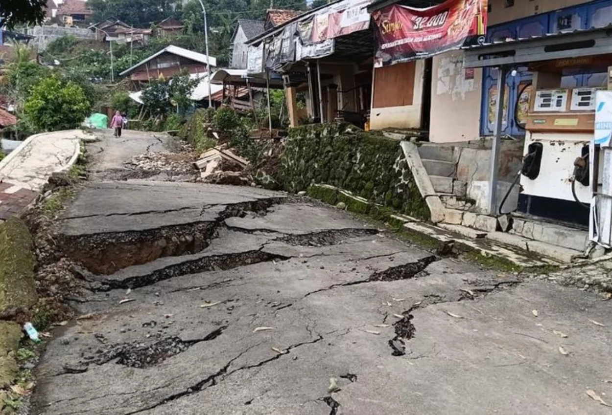 Bencana Tanah Bergerak di Tegal Masih Aktif, Pengungsi Capai 2.453 Jiwa