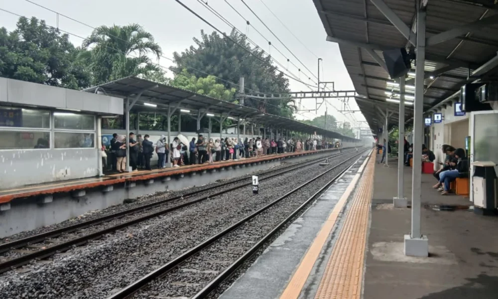 Depresi usai Ibunya Meninggal, Pemuda di Madiun Tabrakkan Diri ke Kereta