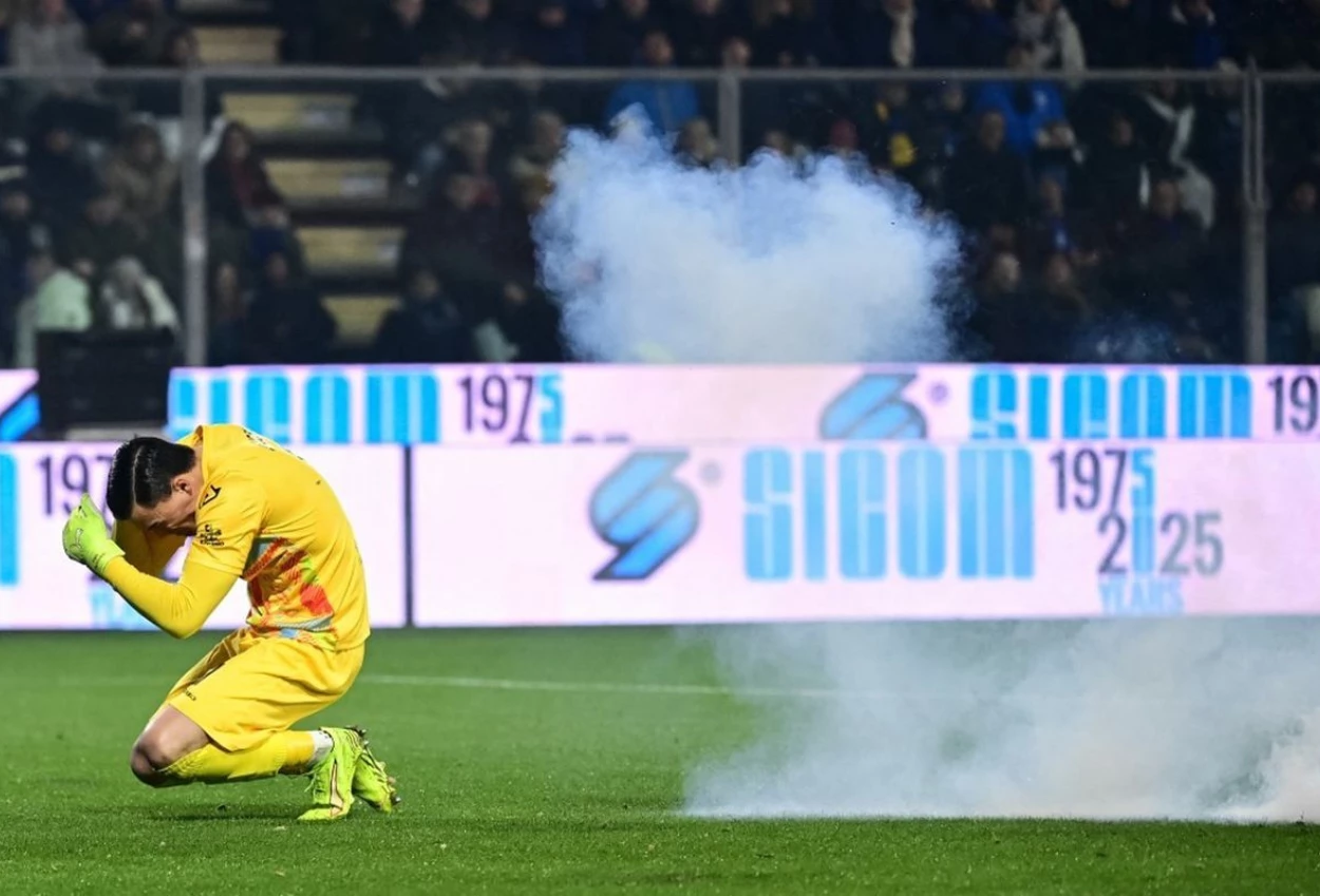 Emil Audero Dilempar Flare saat Liga Italia, Pelaku Kehilangan 3 Jari