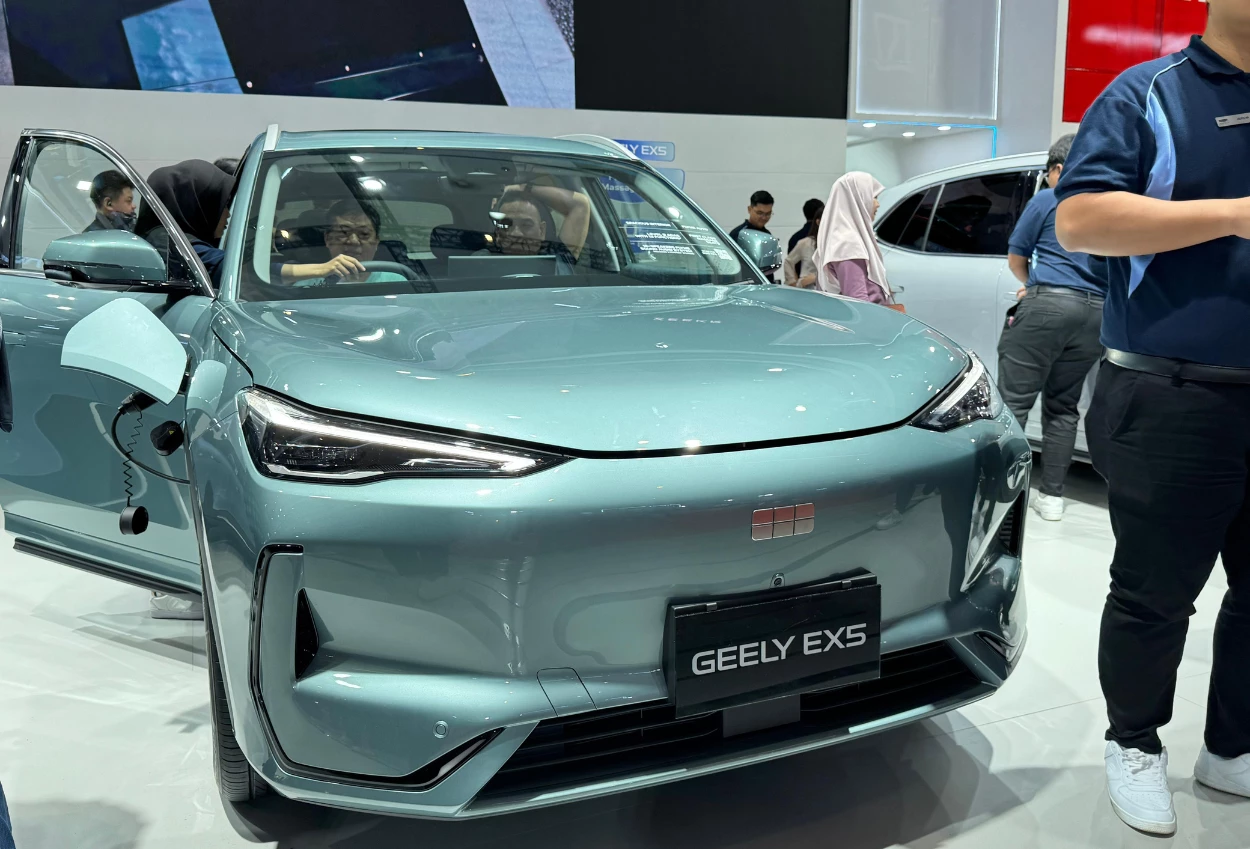 Geely Perkenalkan Tiga Model Kendaraan Elektrifikasi, EX2 jadi Unit Terlaris