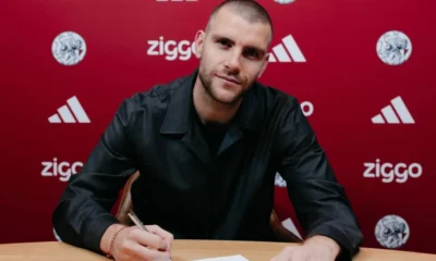 Here We Go! Maarten Paes Resmi Gabung Ajax Amsterdam