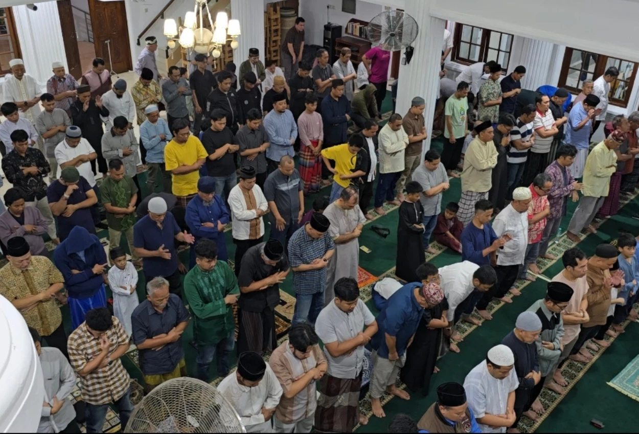 Masjid At Taqwa di Kebayoran Baru Jaksel Mulai Laksanakan Salat Tarawih Tadi Malam