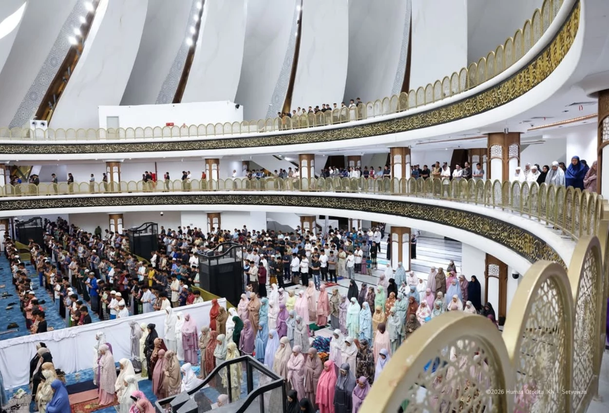 Masjid IKN Gelar Tarawih Perdana 1 Ramadan, Ribuan Jemaah Hadir