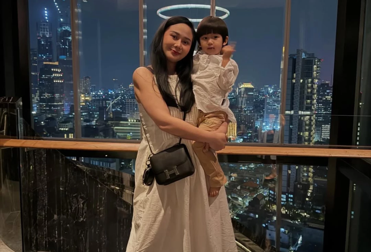 Mau Program Bayi Tabung agar Anaknya Punya Adik, Denise Chariesta Yang Matanya Biru, Tinggi Minimal 190 Cm