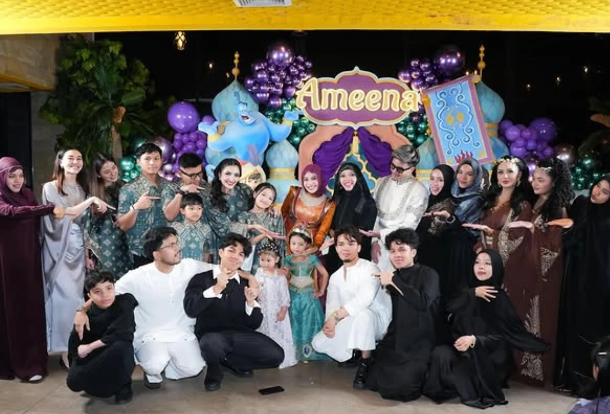 Momen Kompak Gen Halilintar dan Keluarga Aurel di Ulang Tahun Ameena yang ke