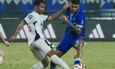 Persib Bandung vs Persita 1 0 Maung Bandung Bertengger di Puncak Klasemen