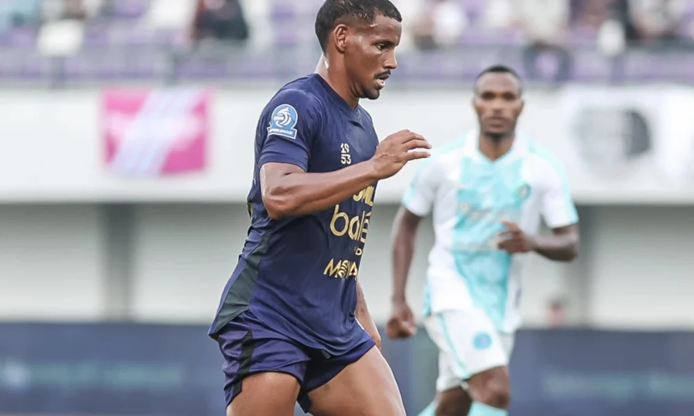 Persita vs PSBS Biak 2 1 Gol Ahmad Herdianto Akhiri Catatan Negatif Pendekar Cisadane