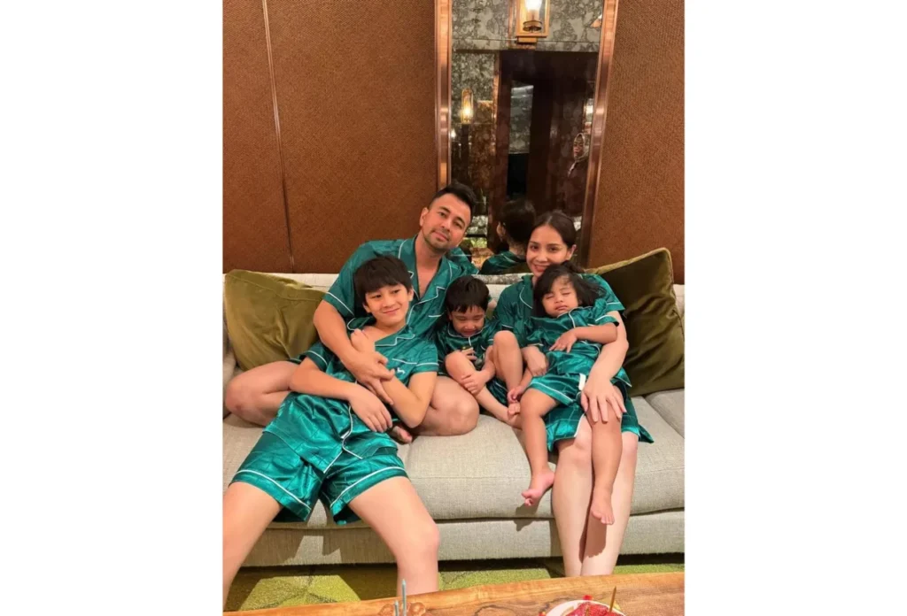 Raffi Ahmad dan Nagita Slavina Rayakan Ulang Tahun Bareng, Dapet Kejutan dari Anak hingga Karyawan