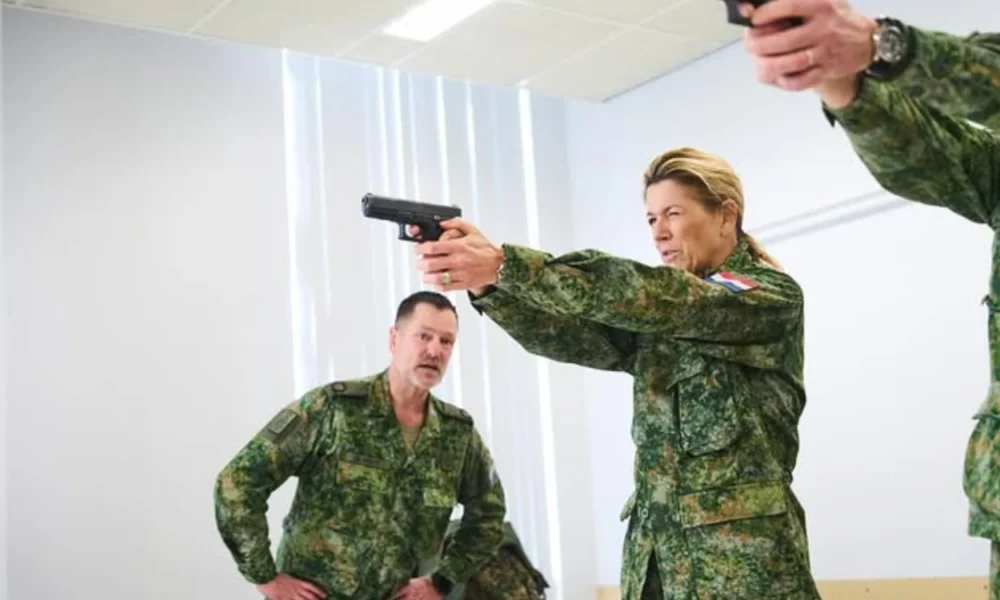 Ratu Belanda Resmi Terdaftar sebagai Tentara Cadangan Negaranya Sendiri