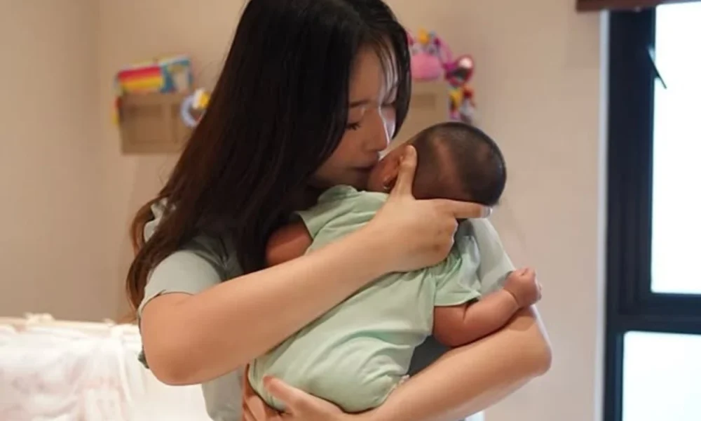 Tak Berani Gendong Anak, Vior Ceritakan Perjuangannya Lawan Baby Blues saat Baru Melahirkan