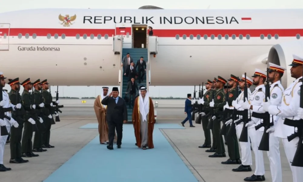 Tiba di Abu Dhabi, Prabowo bakal Bertemu dengan Presiden MBZ