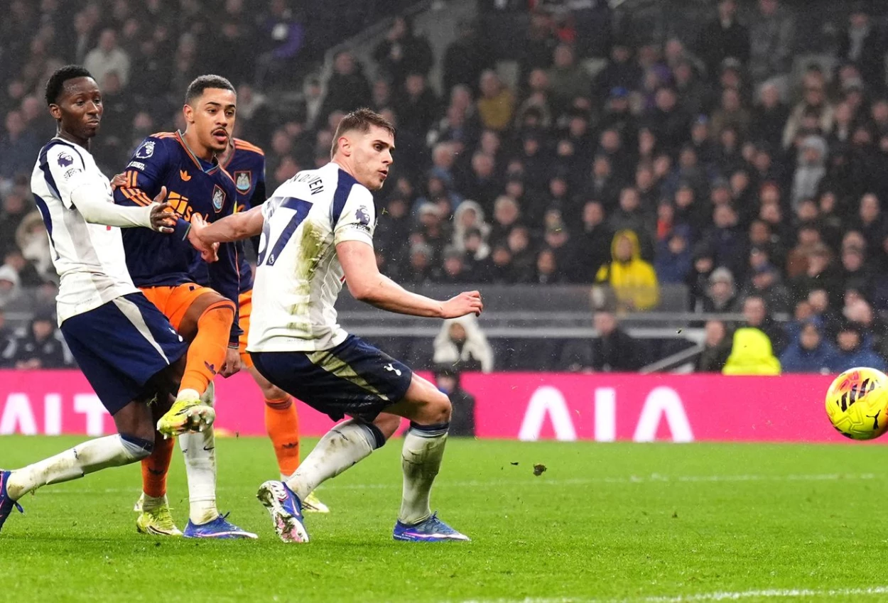 Tottenham vs Newcastle 1 2 The Lilywhites Tumbang di Kandang Sendiri
