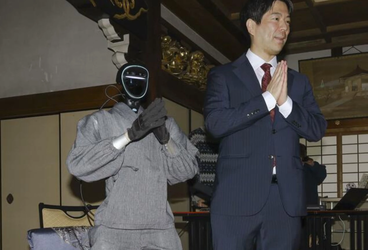 Universitas Kyoto Perkenalkan Robot Biksu AI Buddharoid, Dilatih dengan Kitab Suci Buddha
